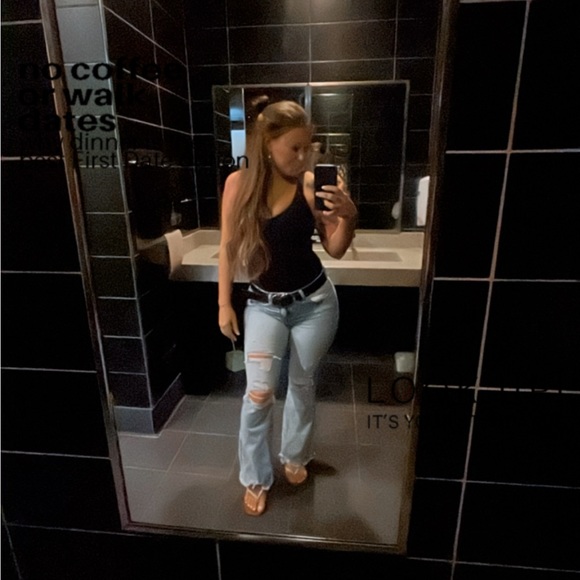 Meet your Posher, Danielle - Picture 3 of 3